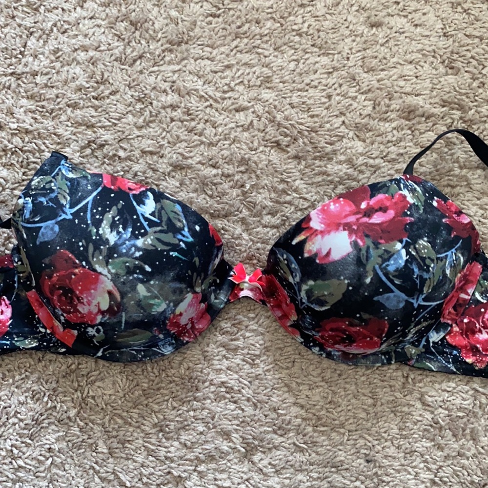 Xhilaration perfect t shirt bra 38C